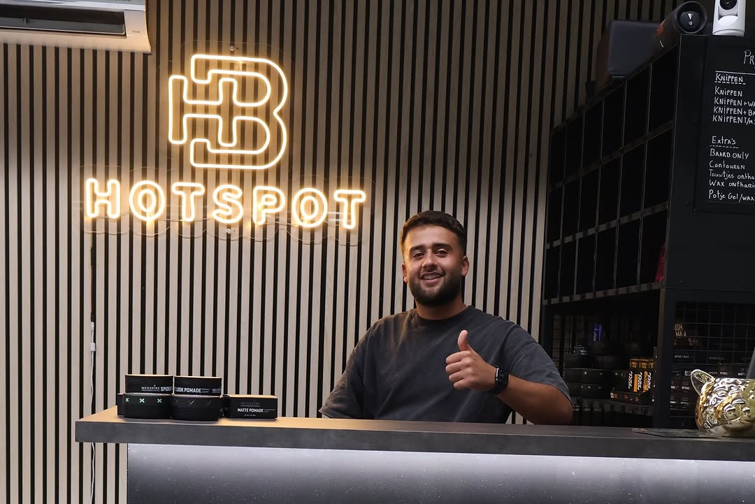 Neonproject bij klant — H.S. Kerim