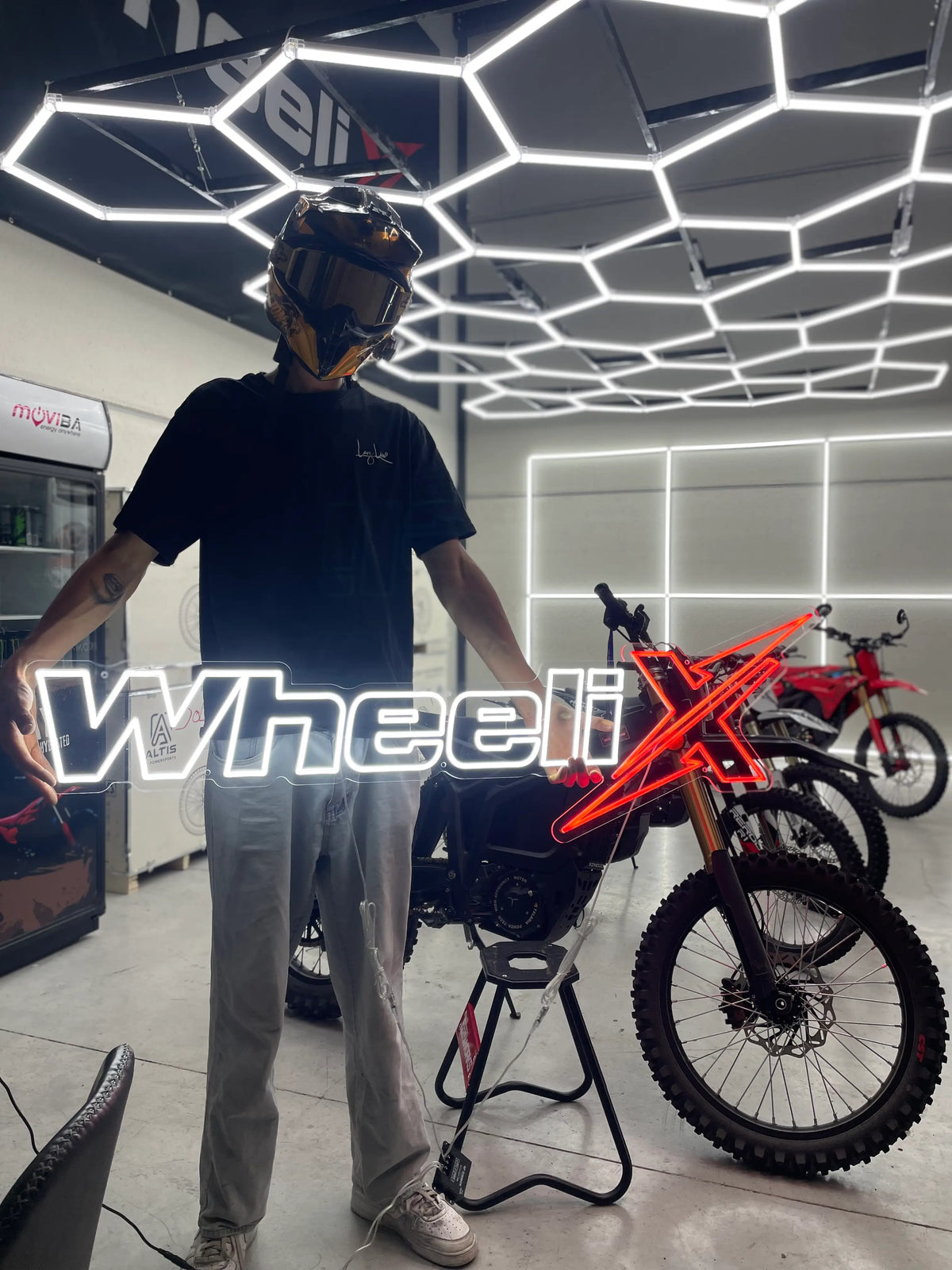 Neonproject bij klant — Laars Jacobs — WheeliX